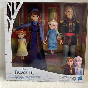 Arendelle Royal Family Frozen Two Dolls New In Box